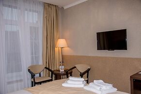 Otel Elisa Inn