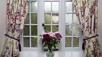 Ammonite Lodge Guest House