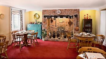 Ammonite Lodge Guest House