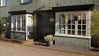 Ammonite Lodge Guest House