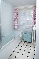 Ammonite Lodge Guest House