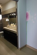 Room2Board Hostel and Surf School