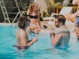 Room2Board Hostel and Surf School