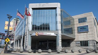 Holiday Inn Cleveland Clinic by IHG