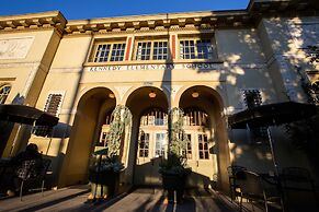 McMenamins Kennedy School