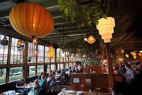 McMenamins Kennedy School