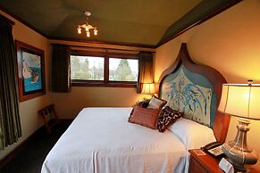 McMenamins Kennedy School