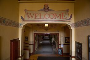 McMenamins Kennedy School