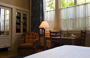 McMenamins Kennedy School