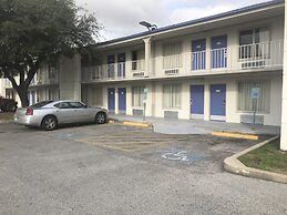 Motel 6 Houston, TX - East