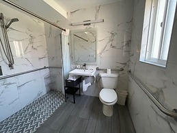 Hi View Inn & Suites