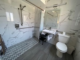 Hi View Inn & Suites