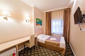 Aruna Hotel