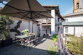 Uve Rooms & Wine Bar