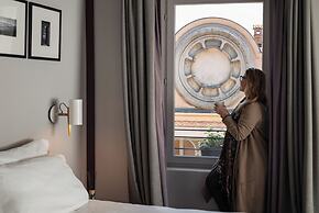 Uve Rooms & Wine Bar