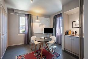 Uve Rooms & Wine Bar