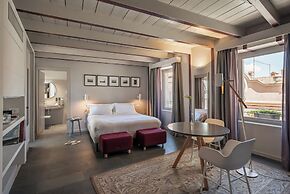 Uve Rooms & Wine Bar