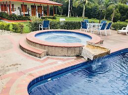 Finca Hotel La Rivera