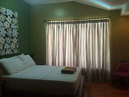 The Purple Tree Bed & Breakfast