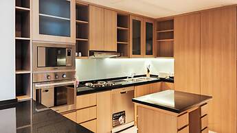 Ra Premiere Simatupang