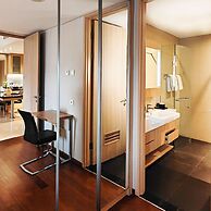 Ra Premiere Simatupang