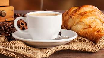 Ra Premiere Simatupang