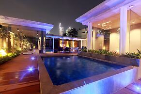 Ra Premiere Simatupang