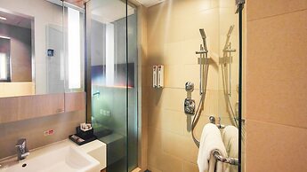 Ra Premiere Simatupang