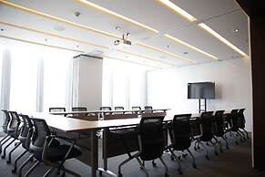 Ra Premiere Simatupang