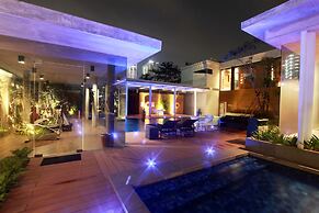 Ra Premiere Simatupang