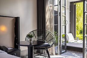 Hotel Ping Silhouette