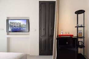 Hotel Ping Silhouette