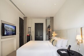 Hotel Ping Silhouette