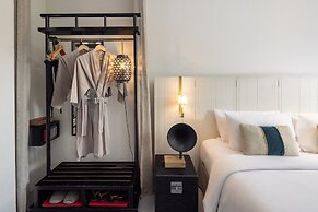 Hotel Ping Silhouette