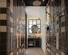 Hotel Ping Silhouette