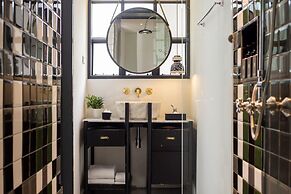 Hotel Ping Silhouette