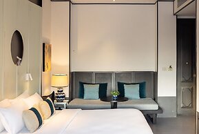 Hotel Ping Silhouette