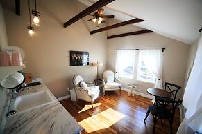 Hillside Colorado Cottages near Westcliffe