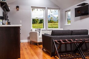 Hillside Colorado Cottages near Westcliffe