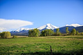 Hillside Colorado Cottages near Westcliffe