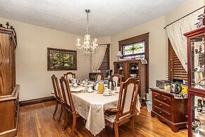 Ambiance by the Falls B&B