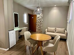 Serata Hotel