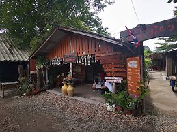 PP Red Tuna Hut