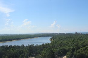 Muong Thanh Luxury Nhat Le Hotel