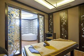 Muong Thanh Luxury Nhat Le Hotel