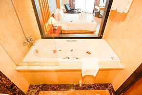 Muong Thanh Luxury Nhat Le Hotel