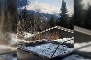 Stoke Cabin by Revelstoke Vacations