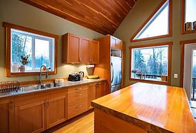 Stoke Cabin by Revelstoke Vacations