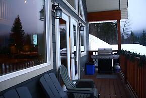 Stoke Cabin by Revelstoke Vacations