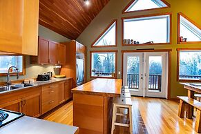 Stoke Cabin by Revelstoke Vacations